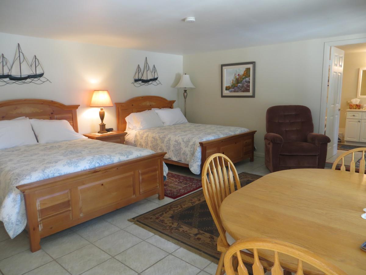 Bed and Breakfast Caprice Roberts Creek Exterior foto