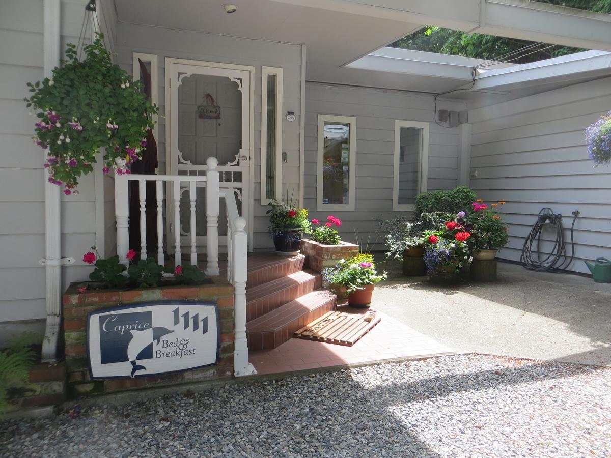 Bed and Breakfast Caprice Roberts Creek Exterior foto